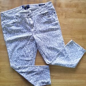 Lucky Brand "Ginger" capri  cheetah size 20W
